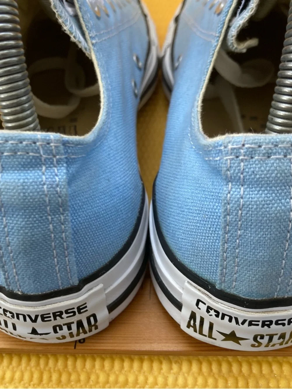 Converse Chuck Taylor All Star low top canvas  in baby blue, women’s size 9 - Picture 4 of 8